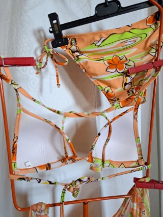 Set Bikini e Pareo Floreale