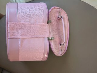 Beauty case rosa con decorazioni