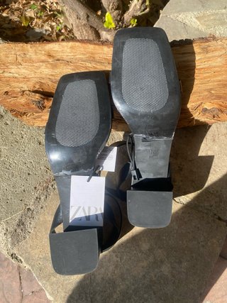 Sandalias tacón Zara Talla 40 Negras