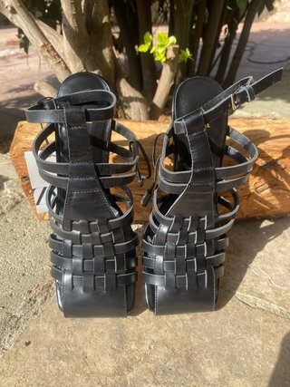 Sandalias Zara Piel Talla 37 Negras