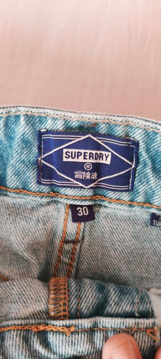 Falda vaquera Superdry Talla 30 con cinturón