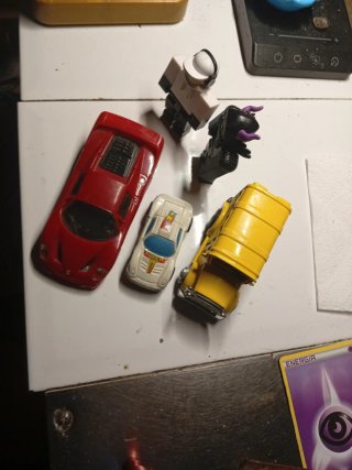 Lote Juguetes: Coche Rojo, Bus, Figuras