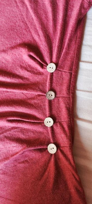 Camiseta asimétrica Emery Rose burdeos XS