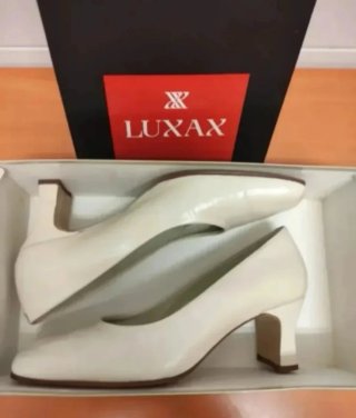 Zapatos de salón Luxax beige talla 37