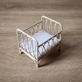 Miniatura lettino stile vintage retrò metallo 1:12