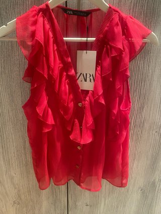 Blusa Zara Volantes Roja, talla S, nueva