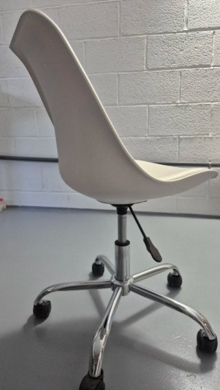 Silla de escritorio Ikea blanca y beige