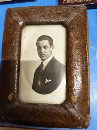 Lote Fotos  muy antiguas  Familiares
