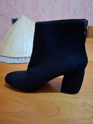 Botines negros Stradivarius talla 37.