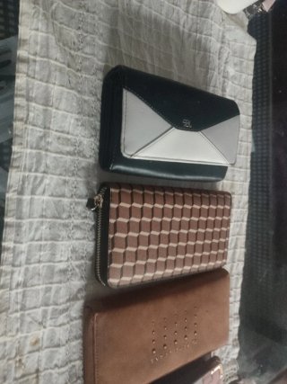 4 Carteras de mujer poco uso