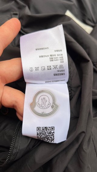 Plumífero Moncler Negro con Capucha Original