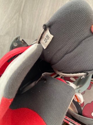 Patines en línea y casco niña
