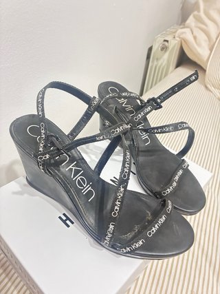 Sandalias Tommy Hilfiger y Kalvin Klein. Talla 41