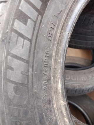 Neumático 205/60 R16