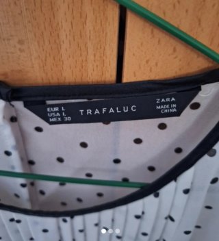Blusa Zara sin mangas lunares