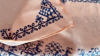 Runner vintage anni '70 rosa cipria ricamato