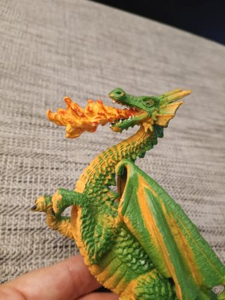 Muñeco dragón PVC
