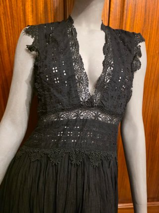 Vestido midi negro con encaje Talla S