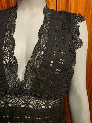 Vestido midi negro con encaje Talla S