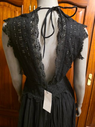 Vestido midi negro con encaje Talla S