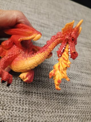 Muñeco dragón rojo PVC