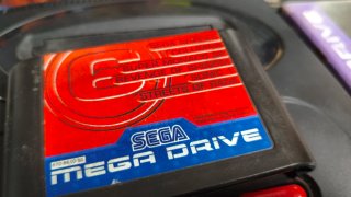 Lote SEGA Mega Drive II + 2 Mandos + 6 Juegos