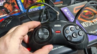 Lote SEGA Mega Drive II + 2 Mandos + 6 Juegos