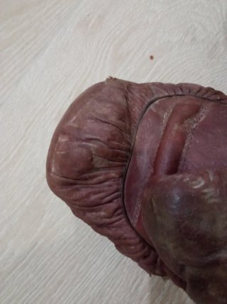 Guantes de boxeo antiguos de cuero