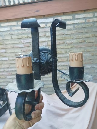 Lámpara de forja antigua 4 luces y aplique de dos