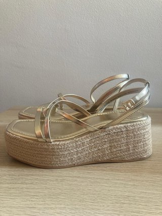 Sandalias doradas plataforma talla 37
