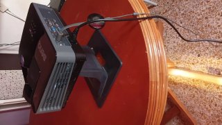 Proyector BenQ DLP + Soporte y Cables
