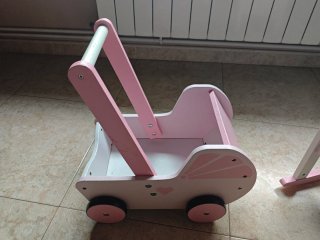 Cuna y carrito de muñecas rosa