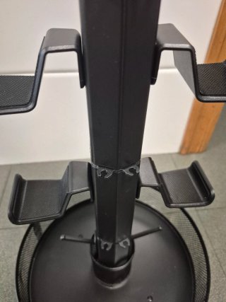 Organizador de cascos metálico