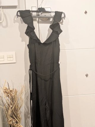 Mono negro Mango con cinturón