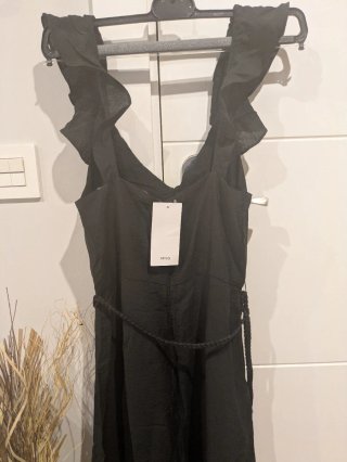 Mono negro Mango con cinturón