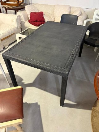 TAVOLO DA GIARDINO IN PLASTICA