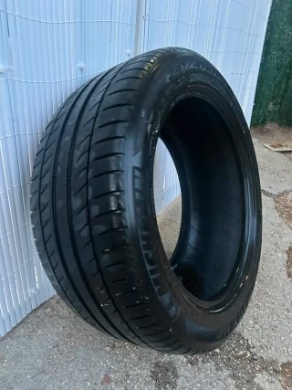 Neumático 245/45 R17