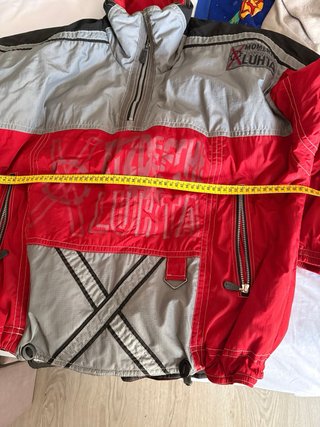 Anorak Rojo y Gris