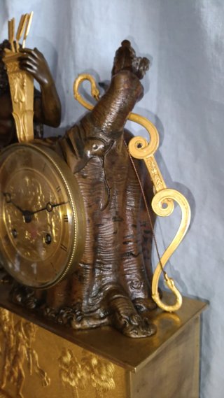 Reloj de sobremesa bronce dorado