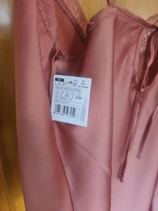 Camiseta tirantes satén y encaje rosa