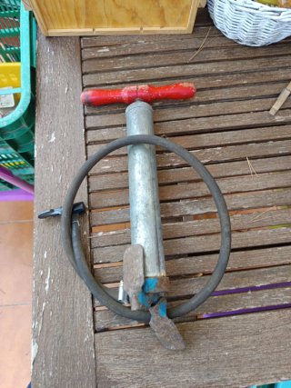 Bomba de aire antigua