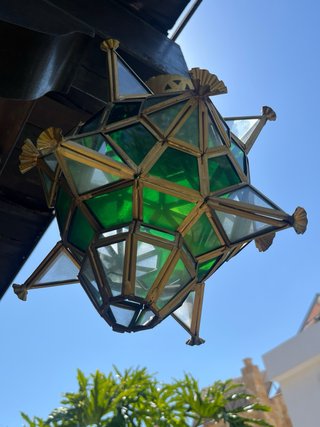 Farol colgante estrella verde y dorado