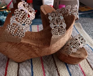 Sandalias Closer by Chaussea Doradas y Plateadas