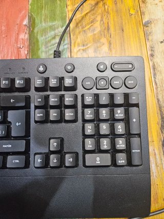 Teclado Gaming Logitech G213