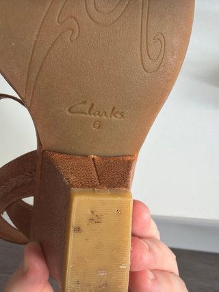 Sandalias Clarks Camel Cuero