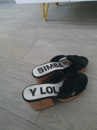 Bimba y Lola Sandalias Negras Cuña