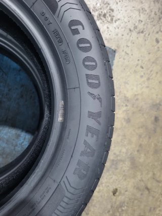 2 Neumáticos  205/60 R16 Goodyear