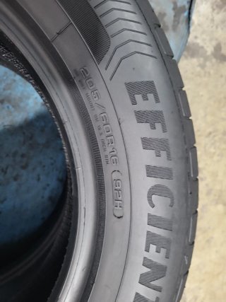 2 Neumáticos  205/60 R16 Goodyear