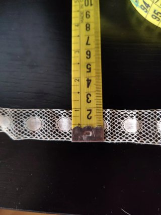 Puntilla de encaje tipo bolillos 2,90m