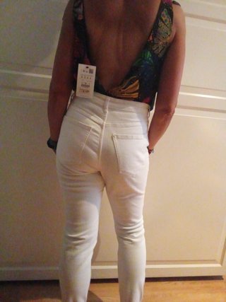 Conjunto: Bodie Estampado y Pantalón Blanco
